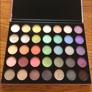 Discont’d  Morphe 351 Ice Fantasy Artistry Palette